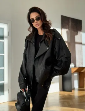 Черная кожаная куртка