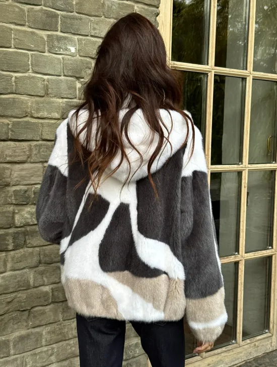 Норковая куртка с капюшоном