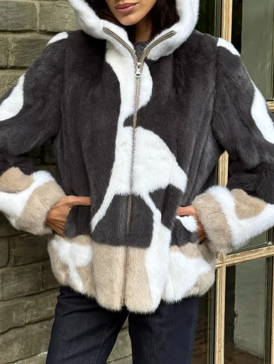 Норковая куртка с капюшоном