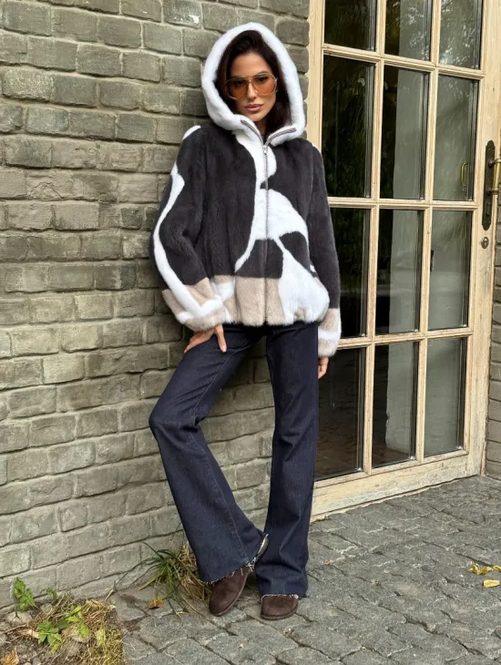 Норковая куртка с капюшоном