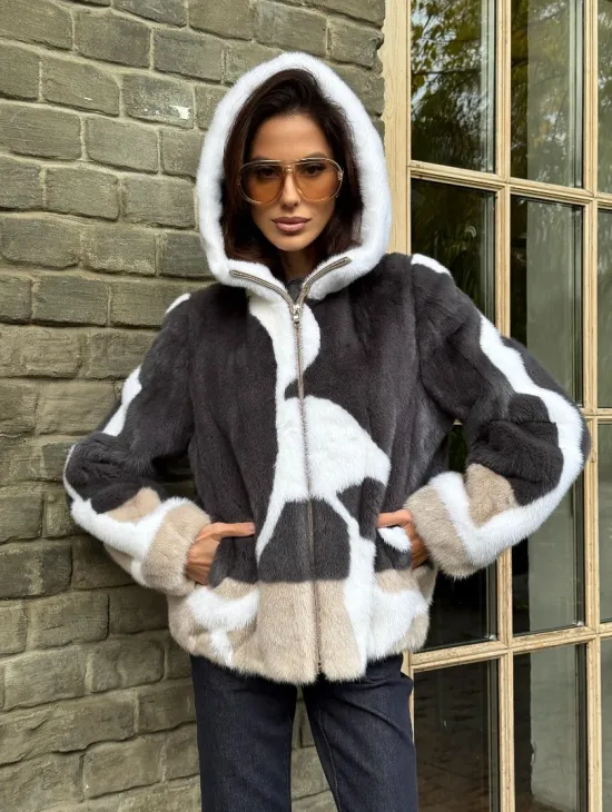 Норковая куртка с капюшоном