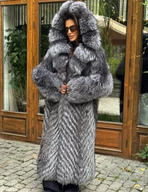 Длинная шуба из чернобурки в росшив
