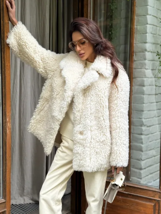 Белая шуба - дубленка двухсторонняя