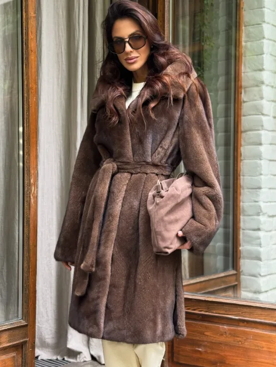 Норковая шуба с капюшоном - цвет орех