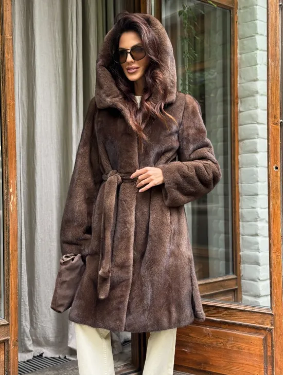 Норковая шуба с капюшоном - цвет орех