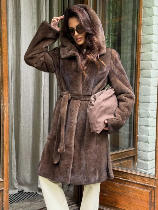Норковая шуба с капюшоном - цвет орех