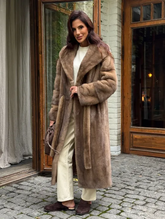 Шуба норковая с капюшоном - цвет пастель