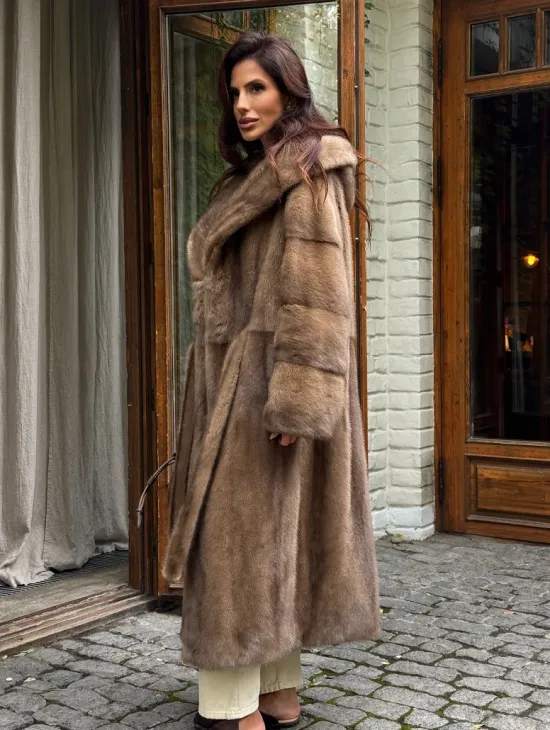 Шуба норковая с капюшоном - цвет пастель