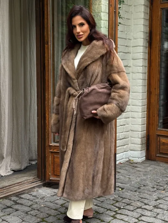 Шуба норковая с капюшоном - цвет пастель