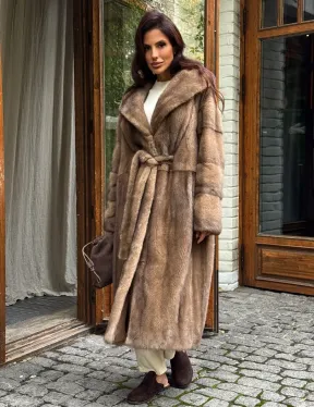 Шуба норковая с капюшоном - цвет пастель