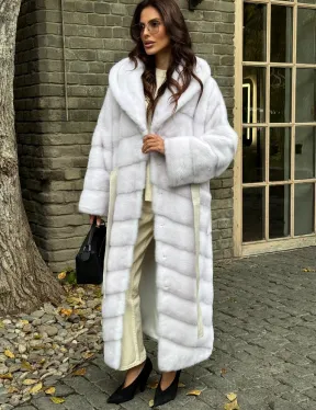 Белая норковая шуба с капюшоном