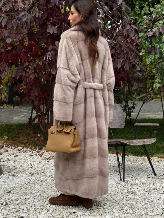 Длинная норковая шуба с поясом