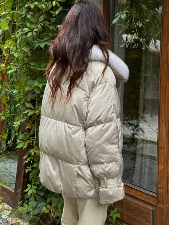 Женский пуховик с мехом песца