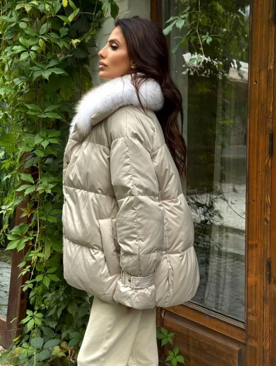Женский пуховик с мехом песца