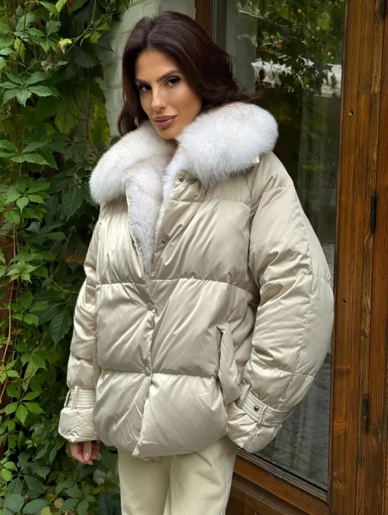 Женский пуховик с мехом песца