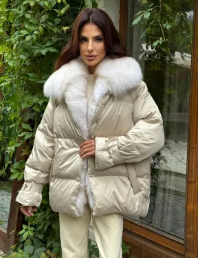 Женский пуховик с мехом песца