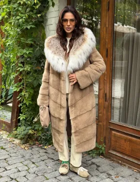 Бежевая норковая шуба с капюшоном рысь