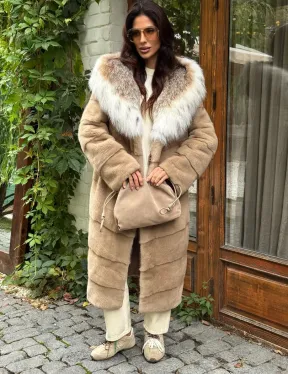 Бежевая норковая шуба с капюшоном рысь