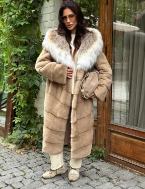 Бежевая норковая шуба с капюшоном рысь