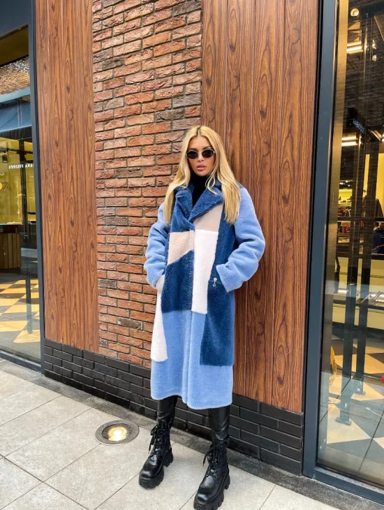 Модное пальто из натуральной шерсти с английским воротником