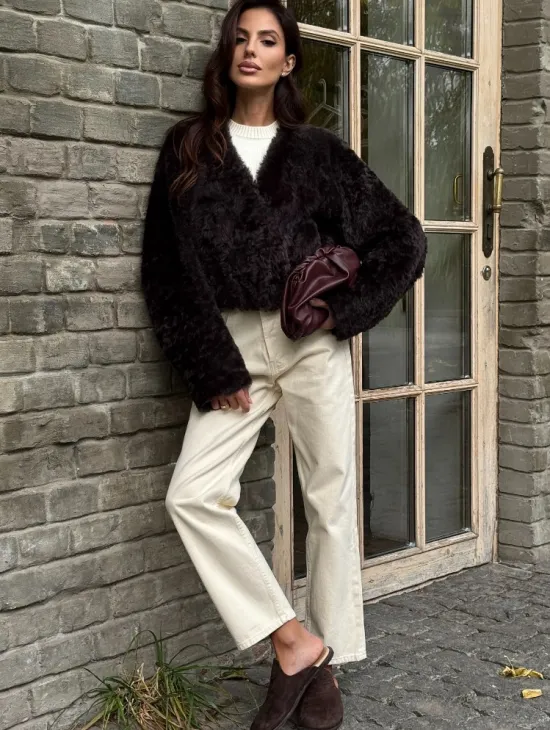 Укороченная шуба из овчины калган