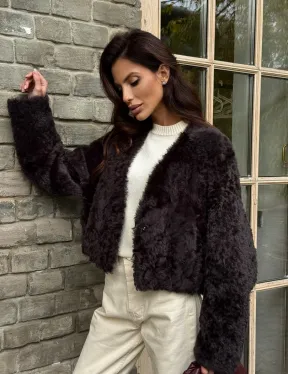 Укороченная шуба из овчины калган