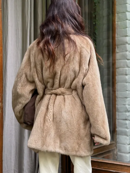 Норковый полушубок с воротником шаль