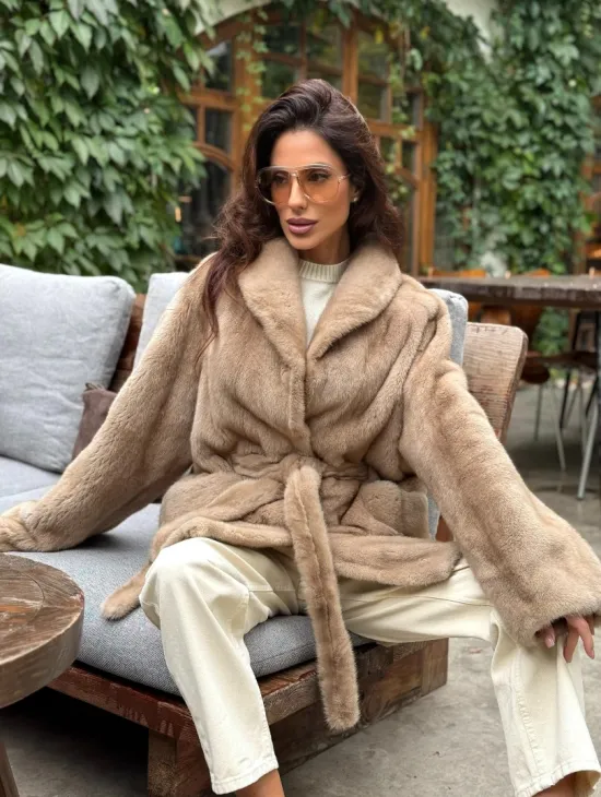 Норковый полушубок с воротником шаль