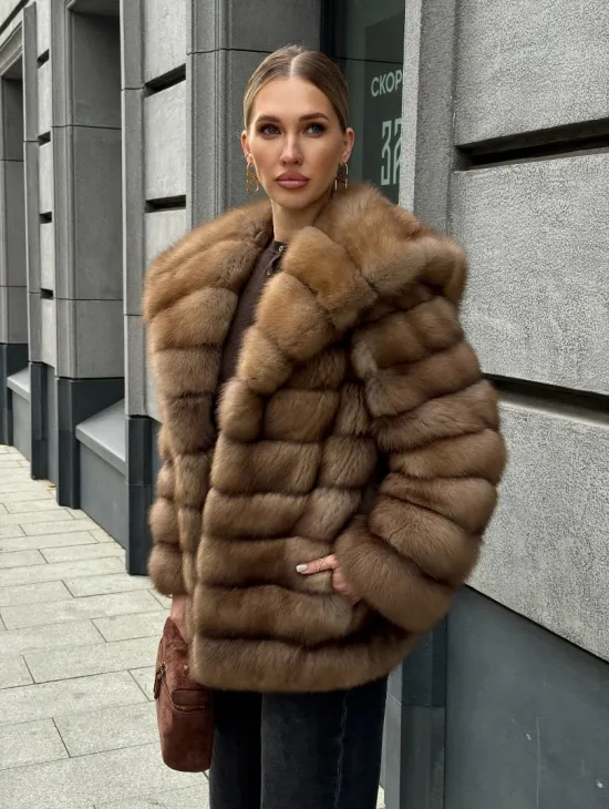 Шуба из натурального меха куницы с капюшоном