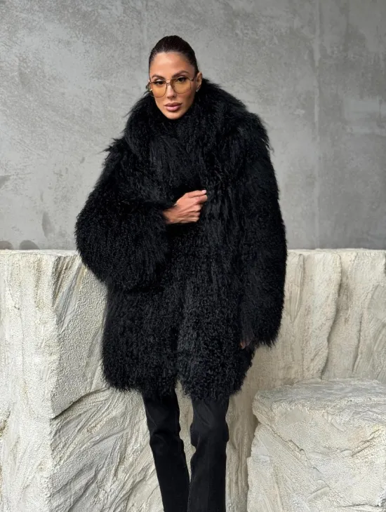 Черная шуба из ламы