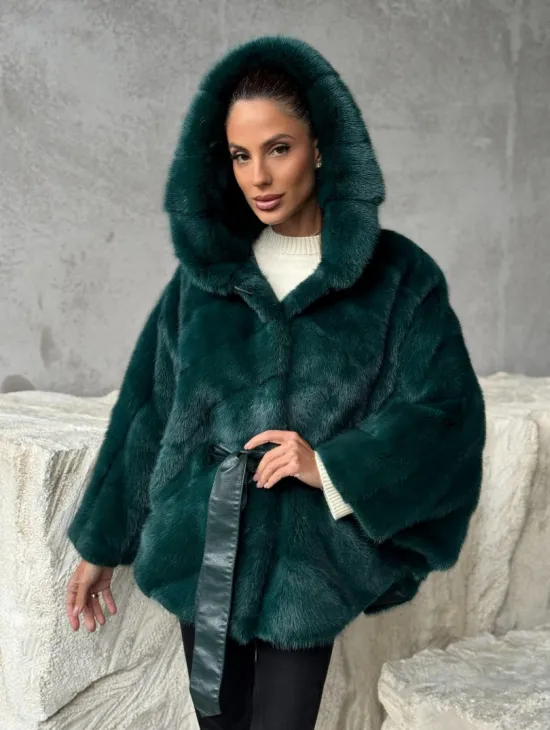 Норковый полушубок с капюшоном