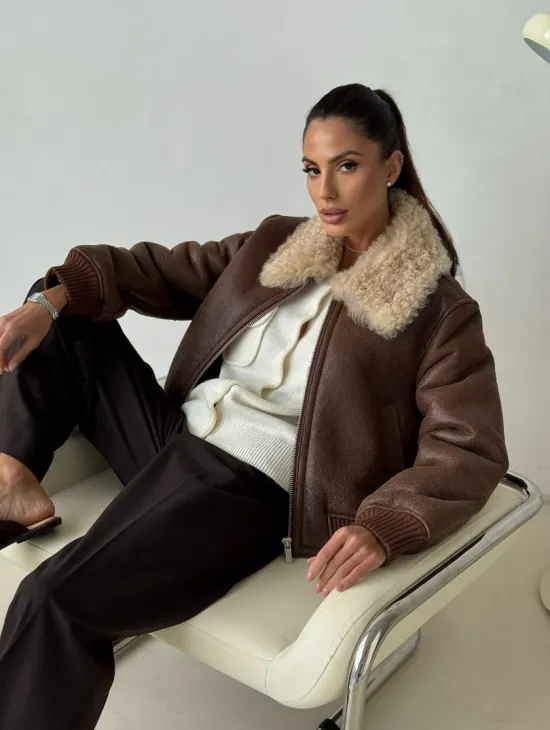 Короткая дубленка - женская