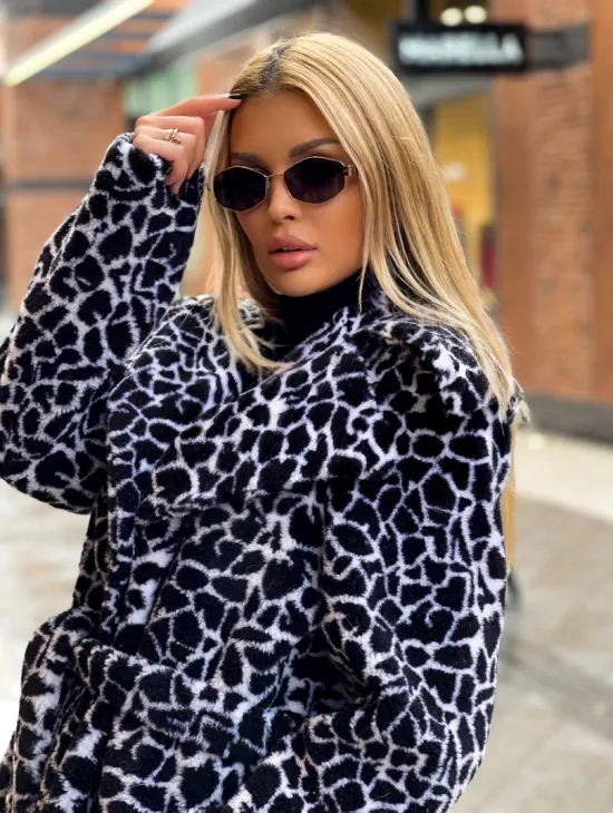 Двубортное пальто из экомеха