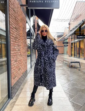 Двубортное пальто из экомеха