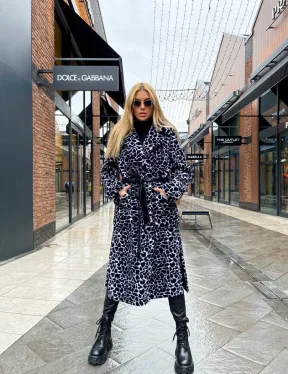 Двубортное пальто из экомеха