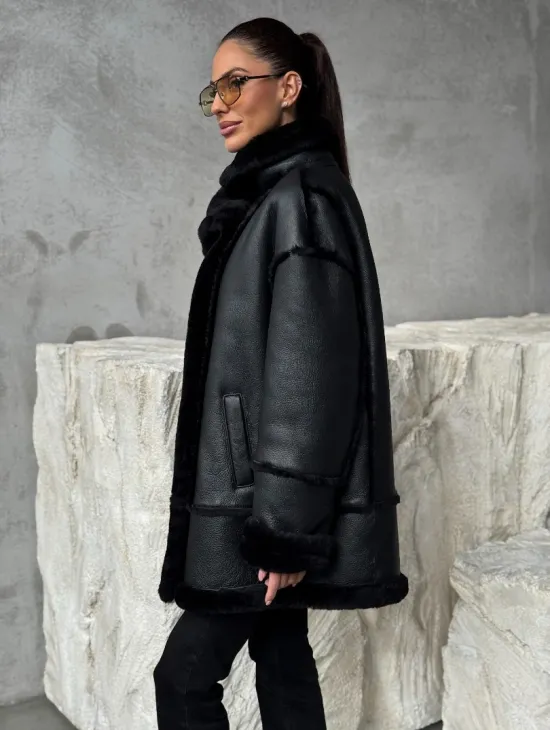 Черная современная дубленка