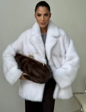 Белый норковый полушубок