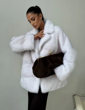 Белый норковый полушубок