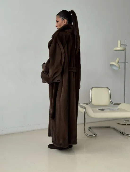 Длинная норковая шуба