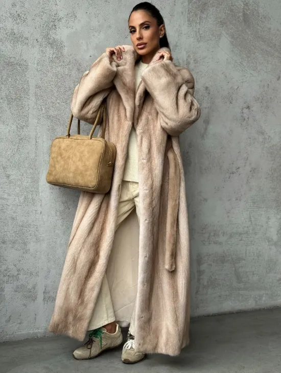 Длинная норковая шуба пастель