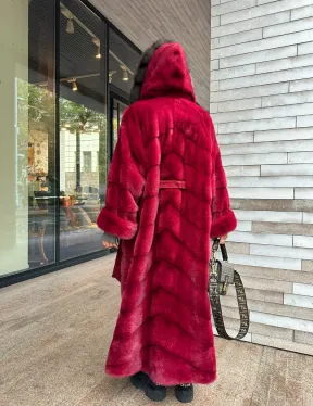 Длинная норковая шуба с капюшоном куница