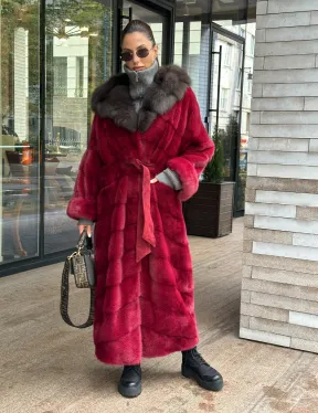 Длинная норковая шуба с капюшоном куница