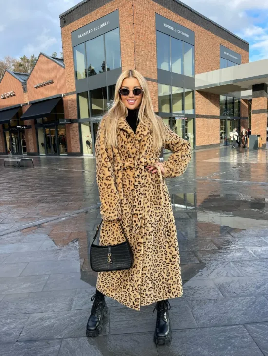 Пальто-шуба из натуральной шерсти под леопард