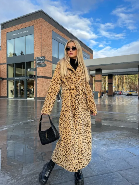 Пальто-шуба из натуральной шерсти под леопард