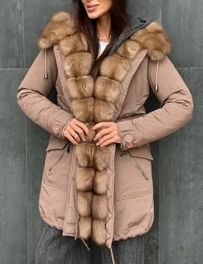 Женский пуховик с мехом куницы