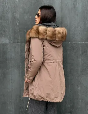 Женский пуховик с мехом куницы