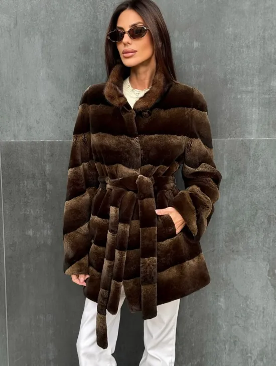 Шуба из кролика с норковым воротником