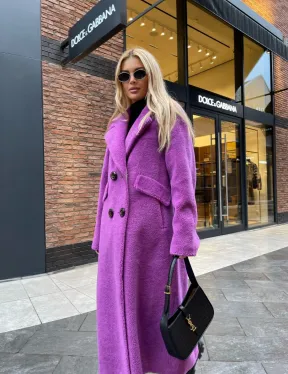 Стильное шерстяное пальто в ярком цвете