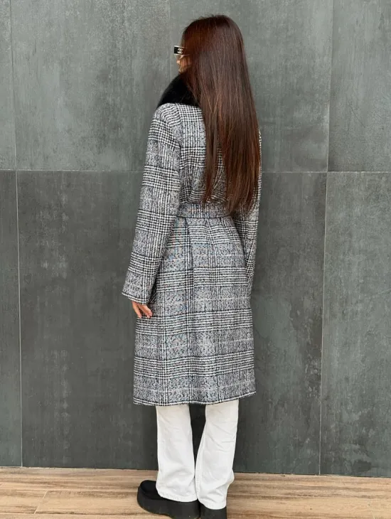 Пальто зимнее с мехом