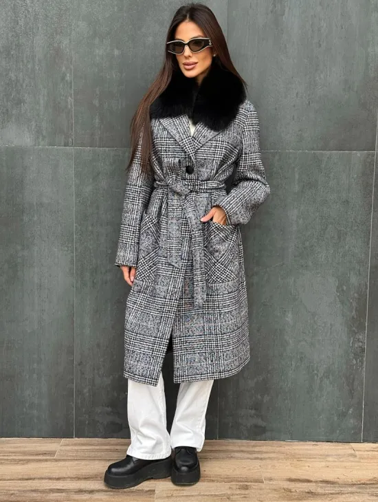 Пальто зимнее с мехом